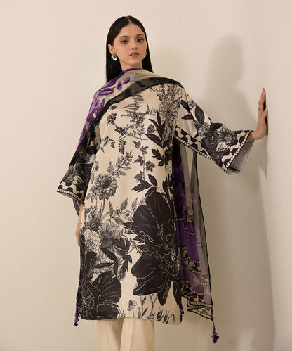 Dastan Lawn Printed 3 Piece Suit